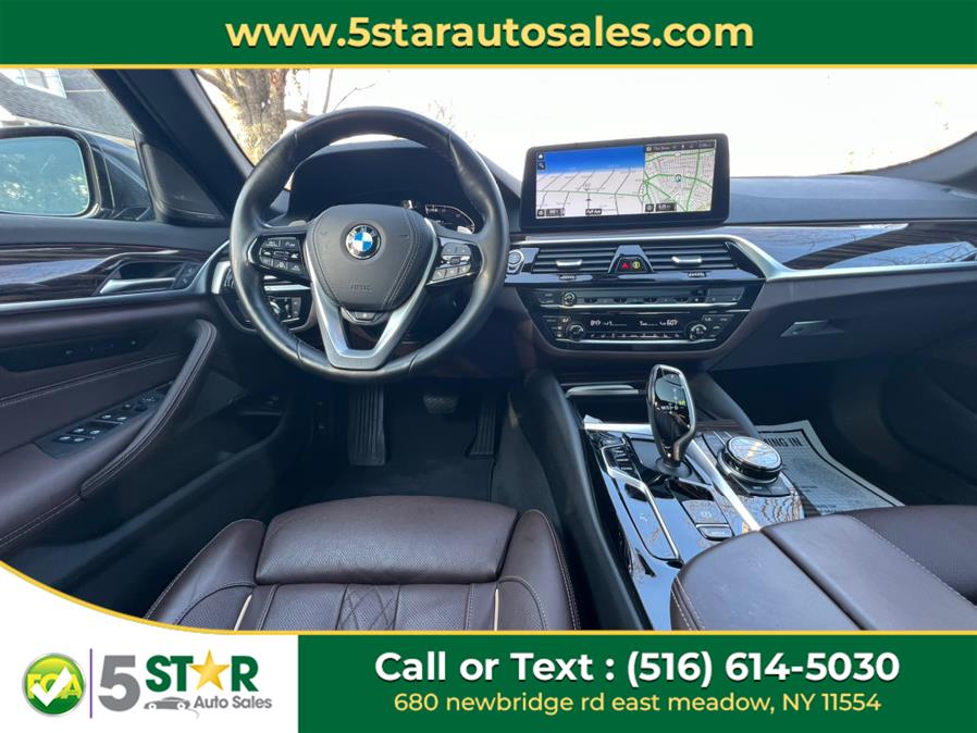 2022 BMW 5-Series 530i xDrive Sedan photo