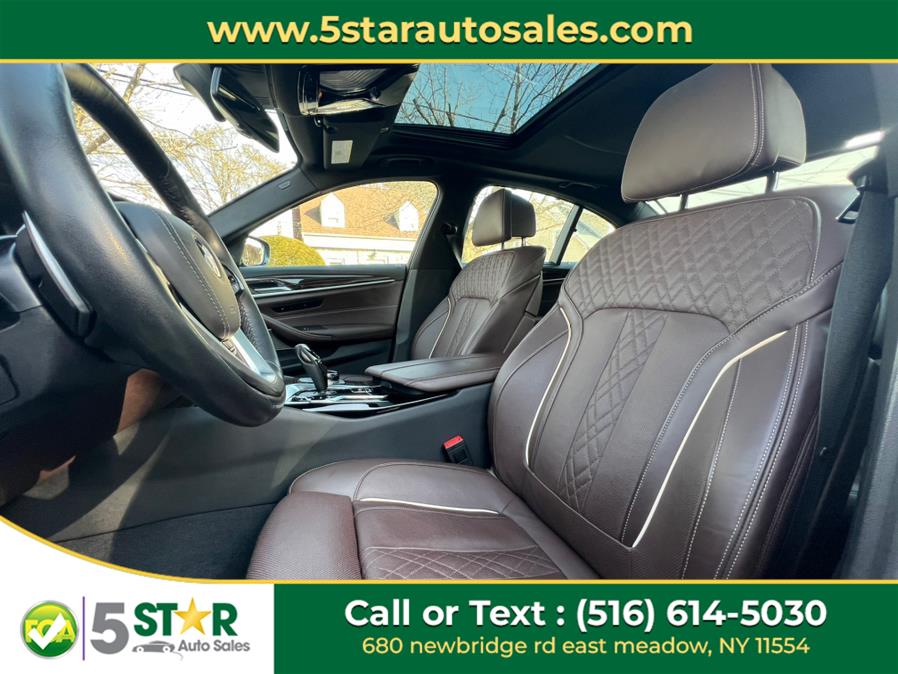 2022 BMW 5-Series 530i xDrive Sedan photo