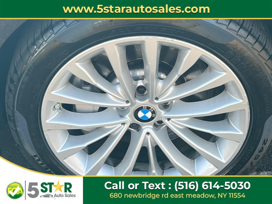 2022 BMW 5-Series 530i xDrive Sedan photo