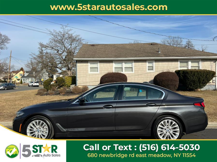 2022 BMW 5-Series 530i xDrive Sedan photo