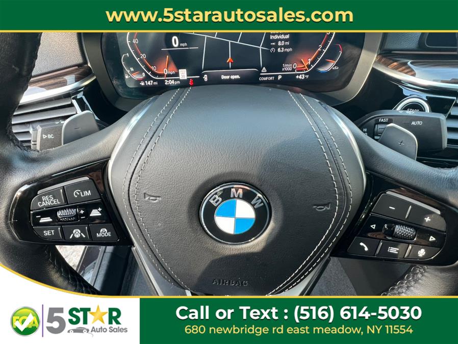 2022 BMW 5-Series 530i xDrive Sedan photo