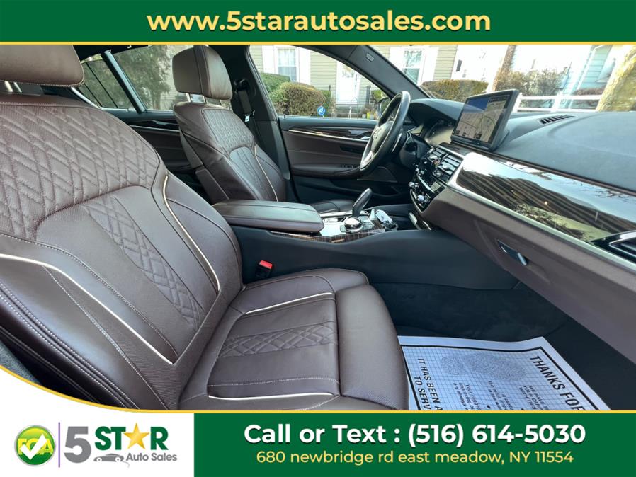 2022 BMW 5-Series 530i xDrive Sedan photo