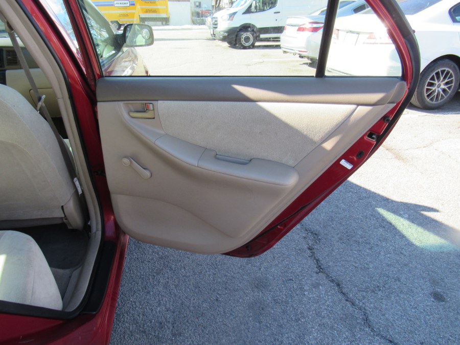 2005 Toyota Corolla CE photo