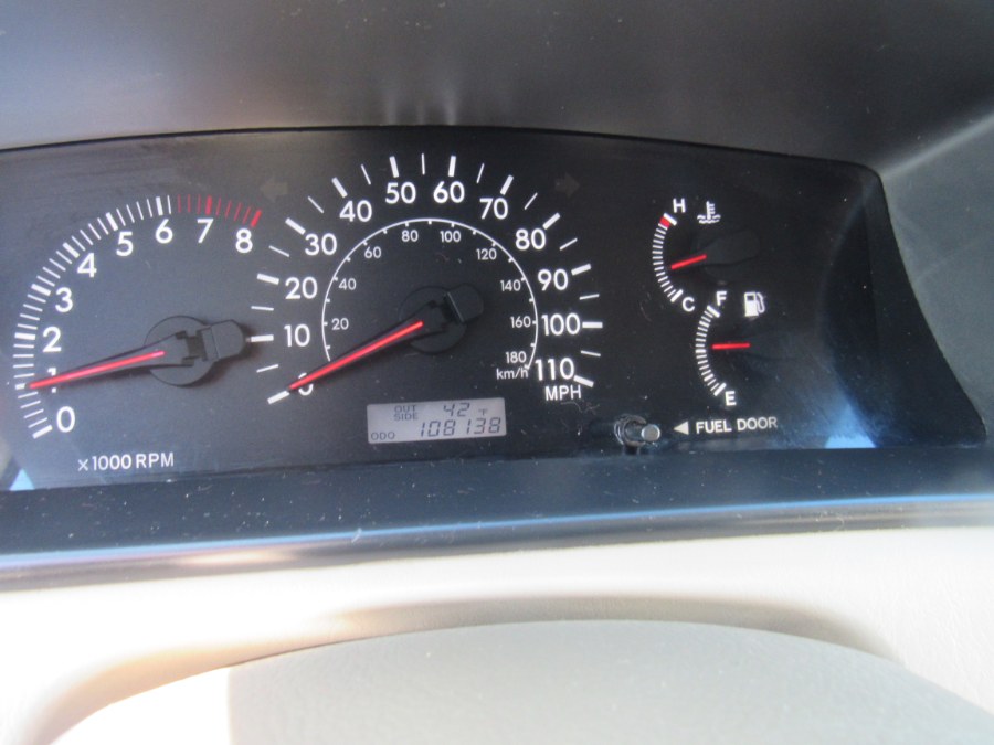 2005 Toyota Corolla CE photo