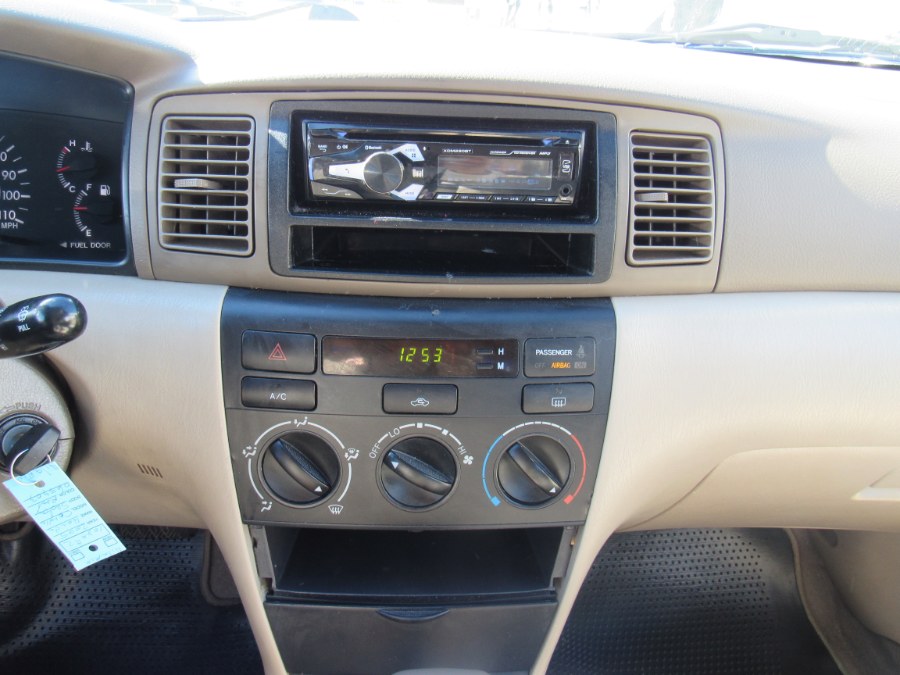 2005 Toyota Corolla CE photo