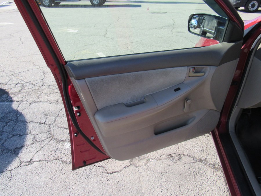 2005 Toyota Corolla CE photo