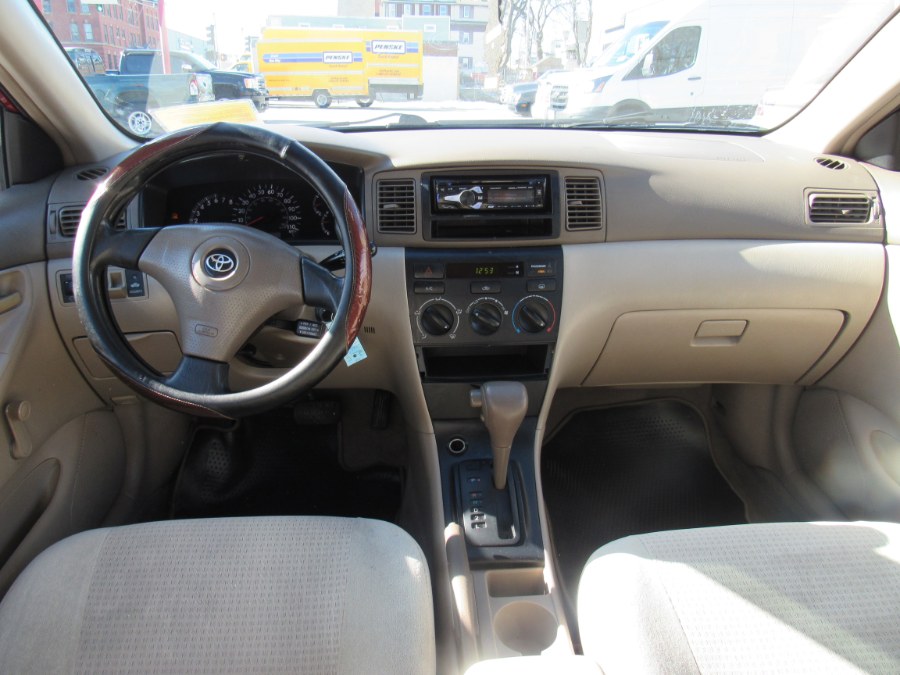2005 Toyota Corolla CE photo