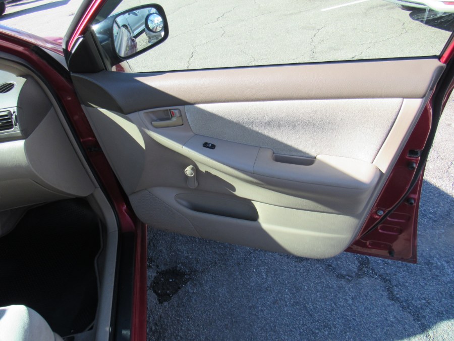 2005 Toyota Corolla CE photo