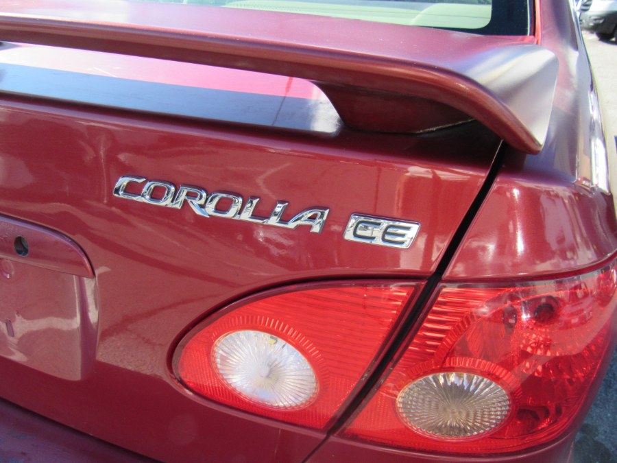 2005 Toyota Corolla CE photo