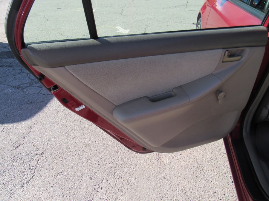 2005 Toyota Corolla CE photo