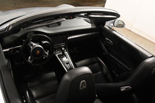 2016 Porsche 911 Carrera 4S photo