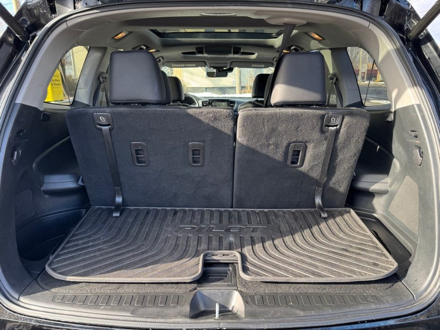 2022 Honda Pilot Elite AWD photo