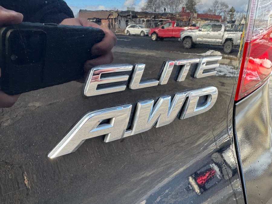 2022 Honda Pilot Elite AWD photo