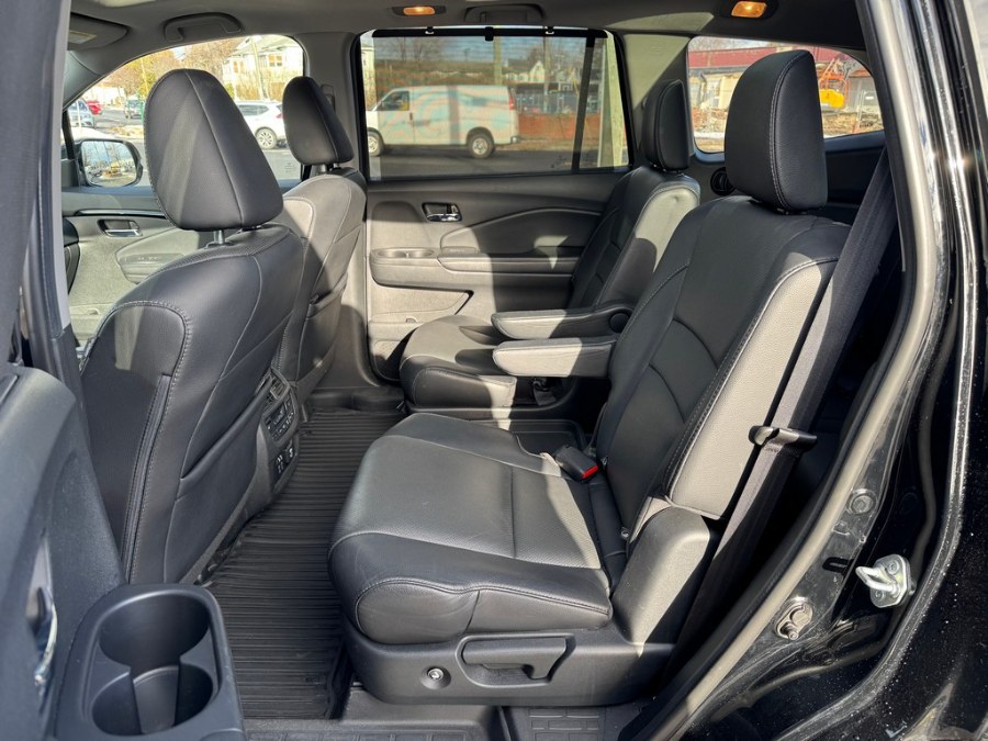2022 Honda Pilot Elite AWD photo