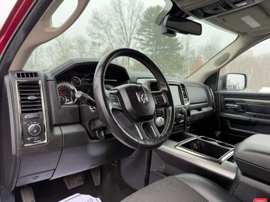2015 RAM 1500 4WD Crew Cab 140.5