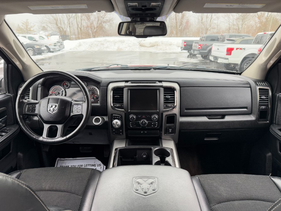 2015 RAM 1500 4WD Crew Cab 140.5