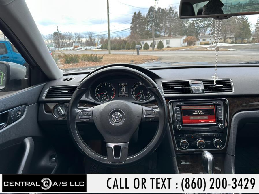 2015 Volkswagen Passat 4dr Sdn 3.6L V6 DSG SEL Premiu photo