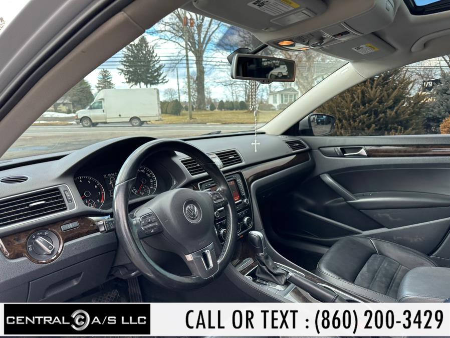 2015 Volkswagen Passat 4dr Sdn 3.6L V6 DSG SEL Premiu photo