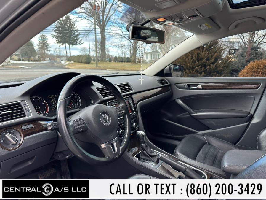 2015 Volkswagen Passat 4dr Sdn 3.6L V6 DSG SEL Premiu photo