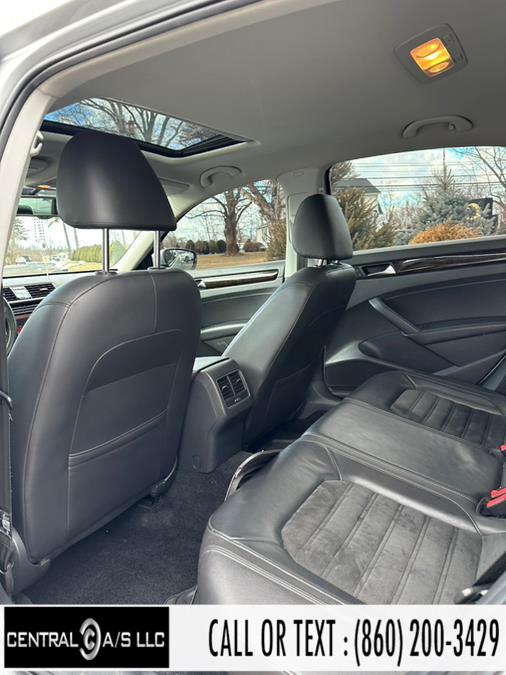 2015 Volkswagen Passat 4dr Sdn 3.6L V6 DSG SEL Premiu photo