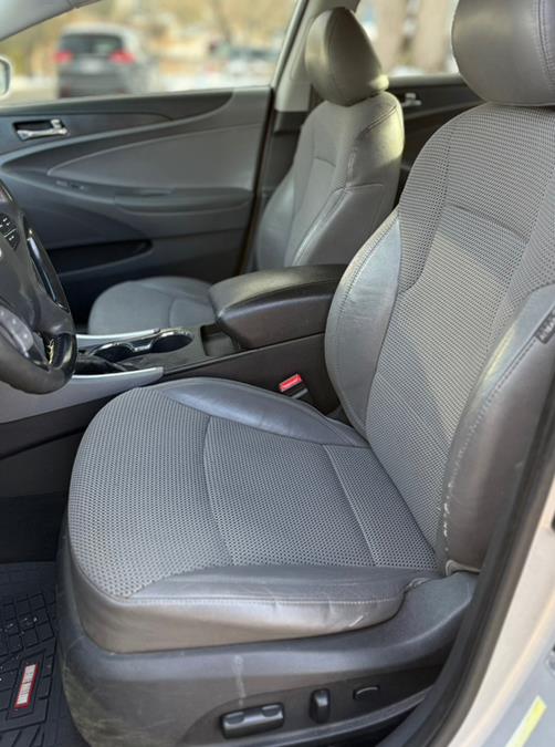 2011 Hyundai Sonata SE 2.0T photo