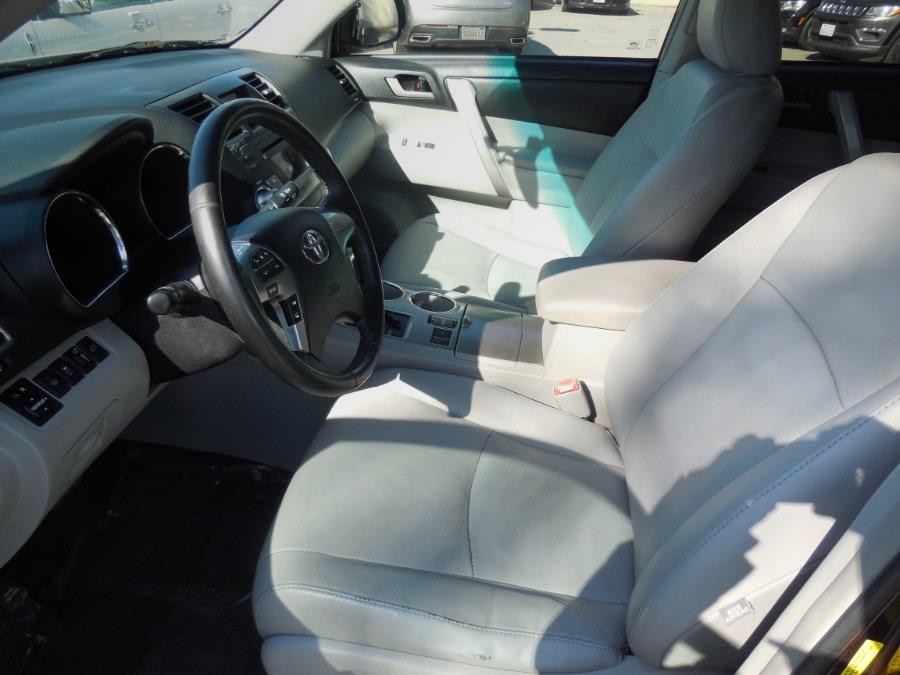 2011 Toyota Highlander photo