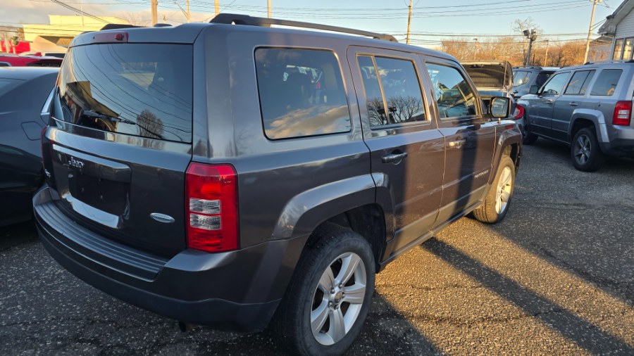 2017 Jeep Patriot Latitude 4x4 photo