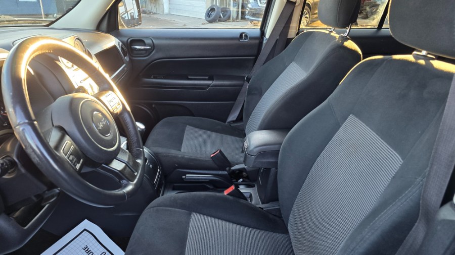 2017 Jeep Patriot Latitude 4x4 photo