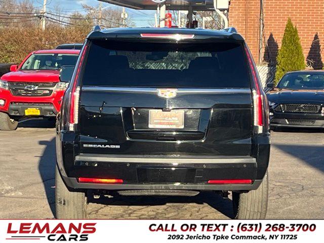 2018 Cadillac Escalade Luxury photo