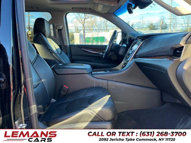 2018 Cadillac Escalade Luxury photo