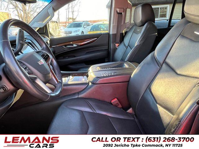 2018 Cadillac Escalade Luxury photo