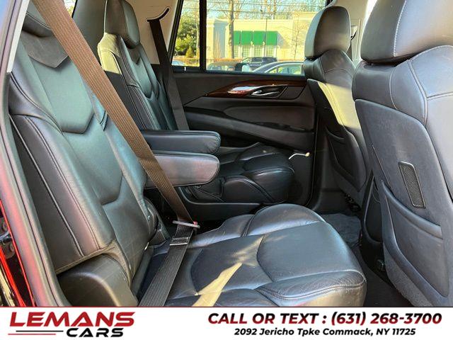 2018 Cadillac Escalade Luxury photo