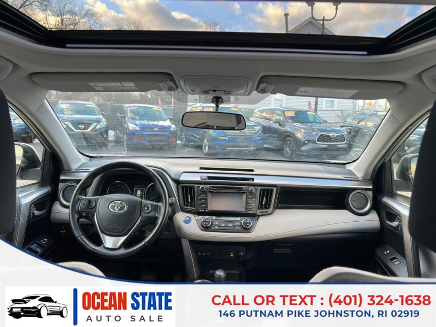2016 Toyota RAV4 Hybrid AWD 4dr XLE (Natl) photo