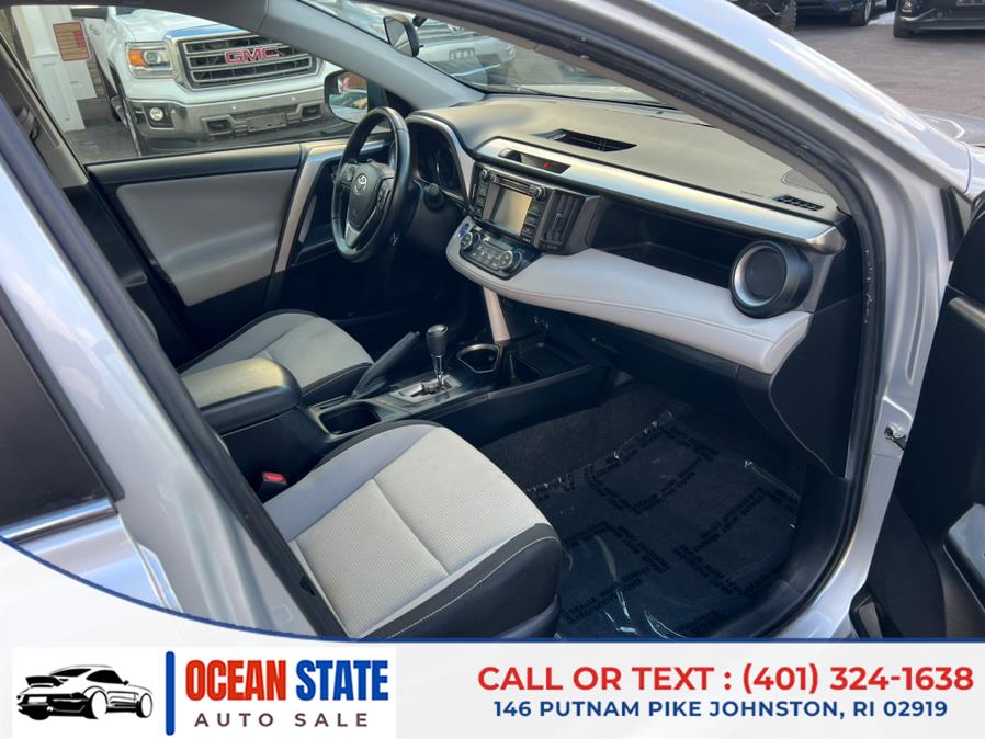 2016 Toyota RAV4 Hybrid AWD 4dr XLE (Natl) photo