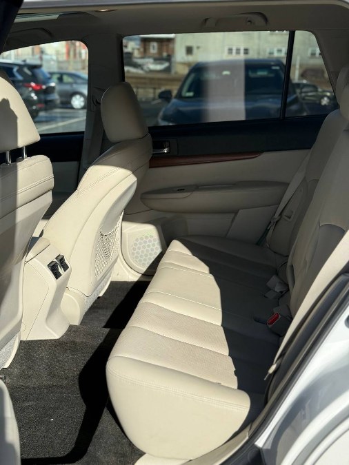 2013 Subaru Outback 2.5i Limited photo