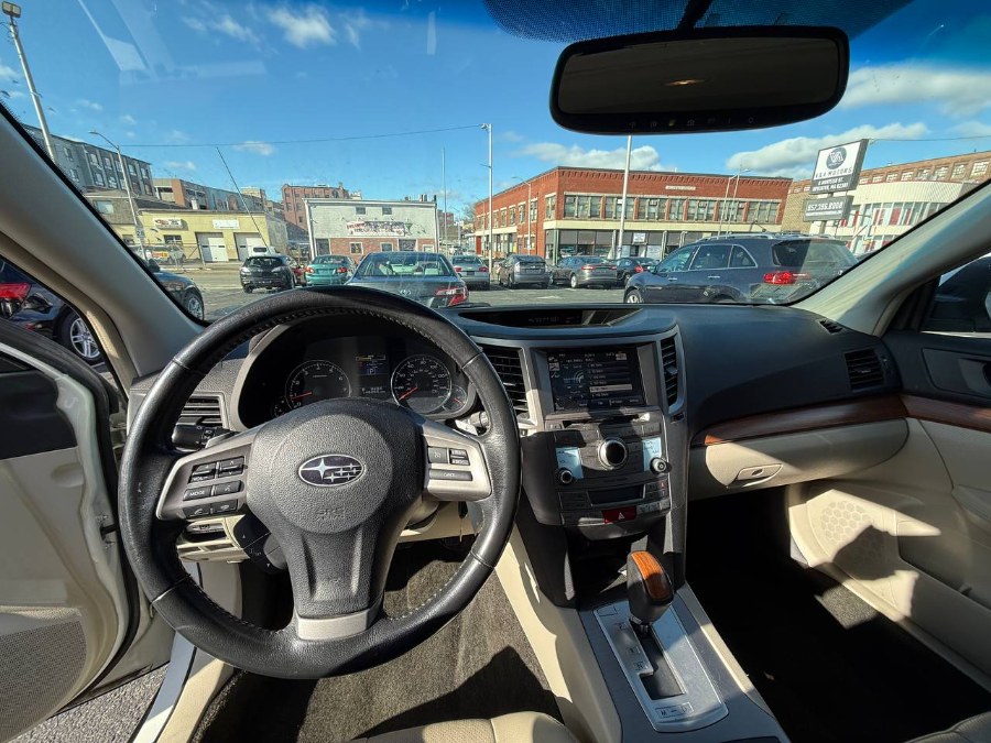 2013 Subaru Outback 2.5i Limited photo