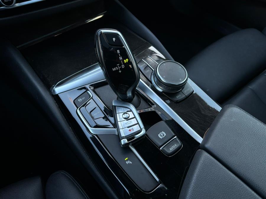 2019 BMW 5-Series 530i xDrive Sedan photo