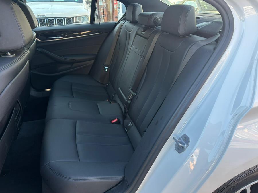 2019 BMW 5-Series 530i xDrive Sedan photo