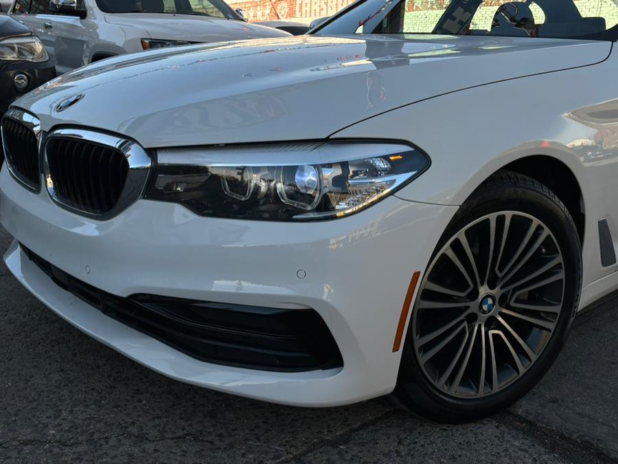 2019 BMW 5-Series 530i xDrive Sedan photo