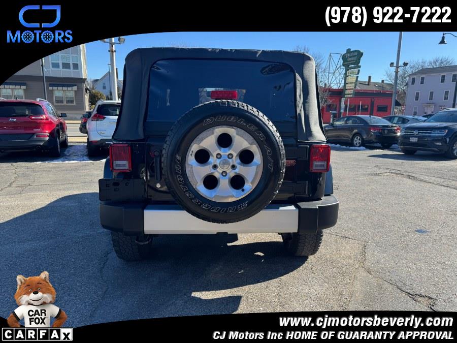 2015 Jeep Wrangler 4WD 2dr Sahara photo