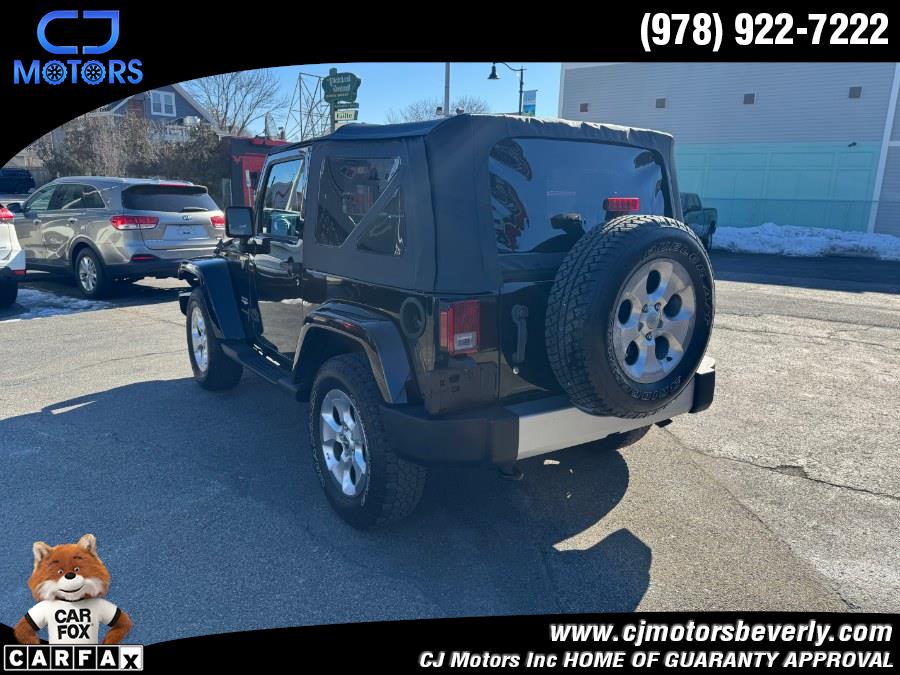 2015 Jeep Wrangler 4WD 2dr Sahara photo