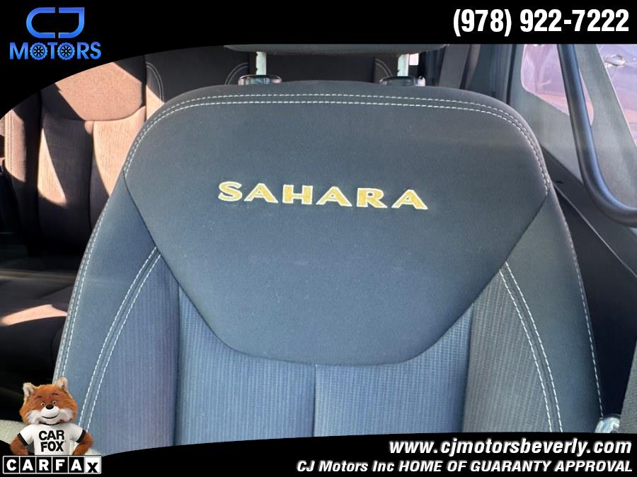 2015 Jeep Wrangler 4WD 2dr Sahara photo
