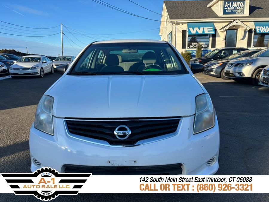 2011 Nissan Sentra 2.0 photo