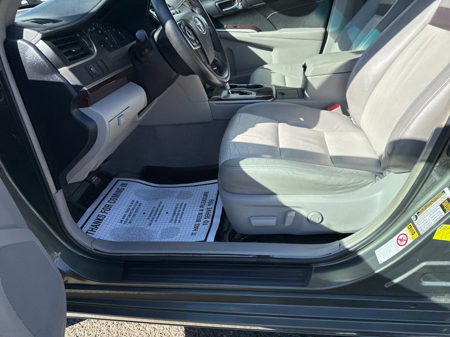 2014 Toyota Camry L photo