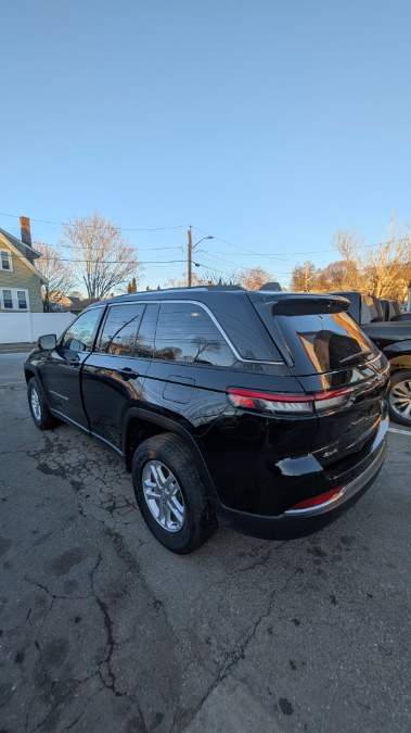 2023 Jeep Grand Cherokee Laredo 4x4 photo