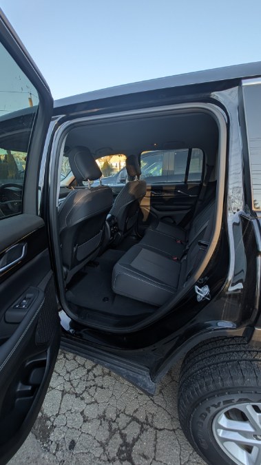 2023 Jeep Grand Cherokee Laredo 4x4 photo