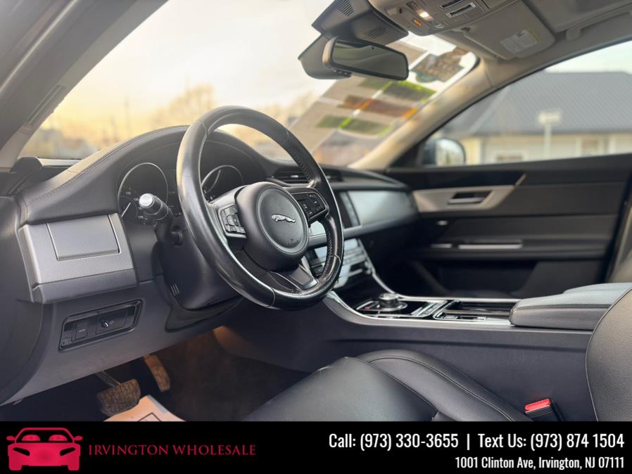 2018 Jaguar XF Sedan 25t AWD photo