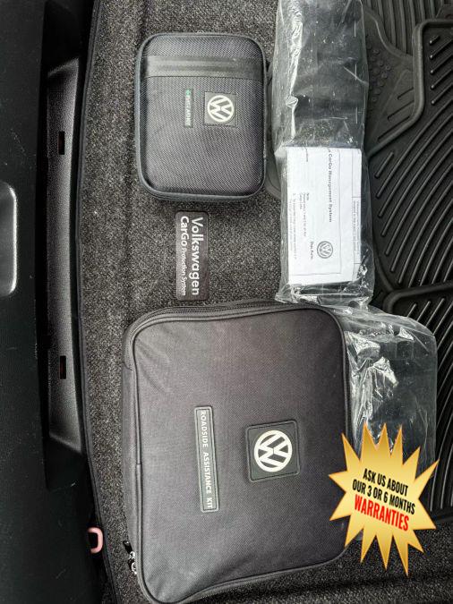 2016 Volkswagen Jetta 1.8T Sport Sedan 4D photo