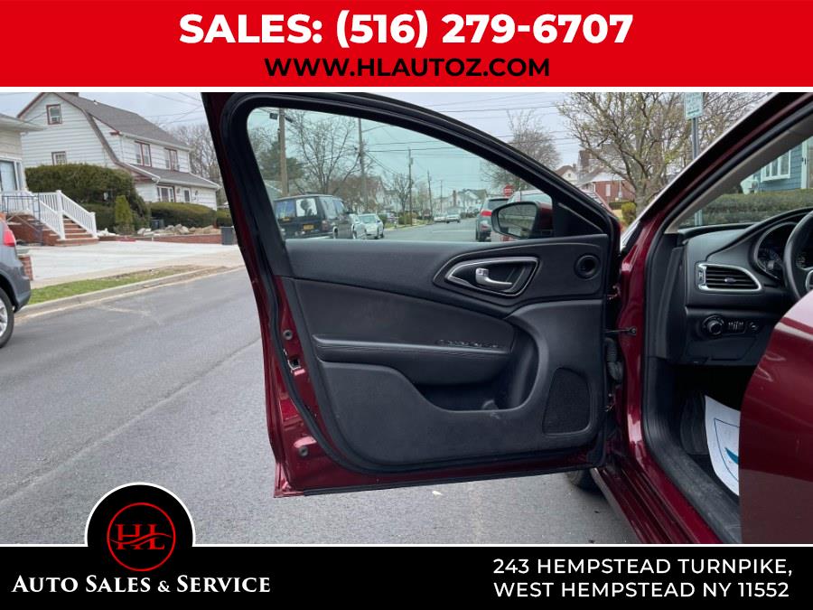 2016 Chrysler 200 4dr Sdn Limited FWD photo