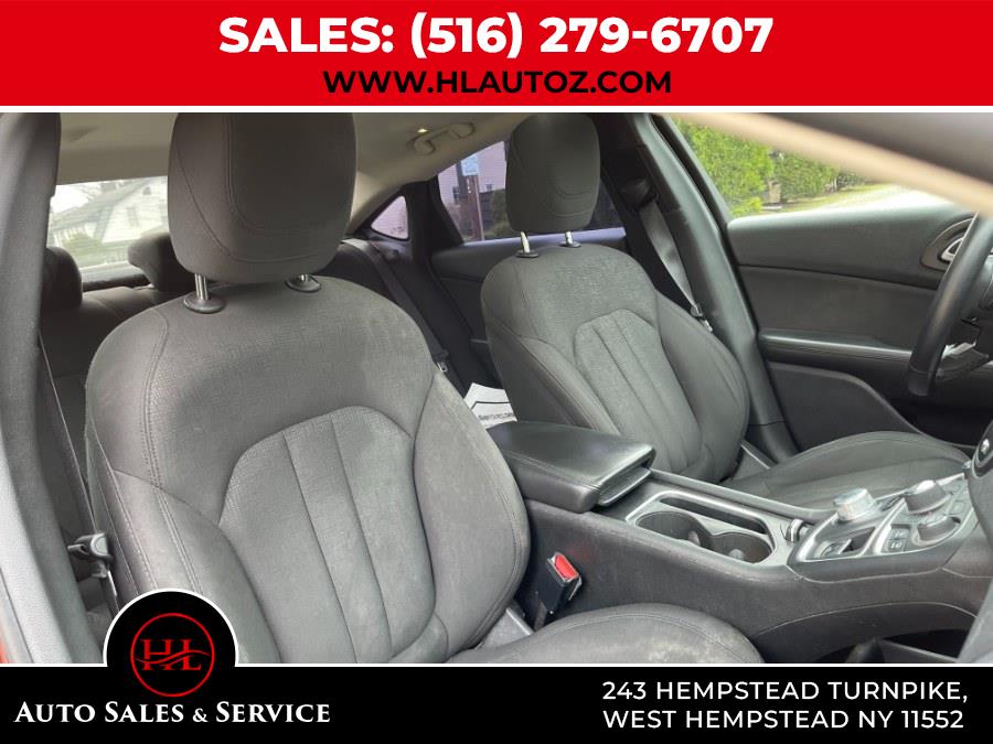 2016 Chrysler 200 4dr Sdn Limited FWD photo